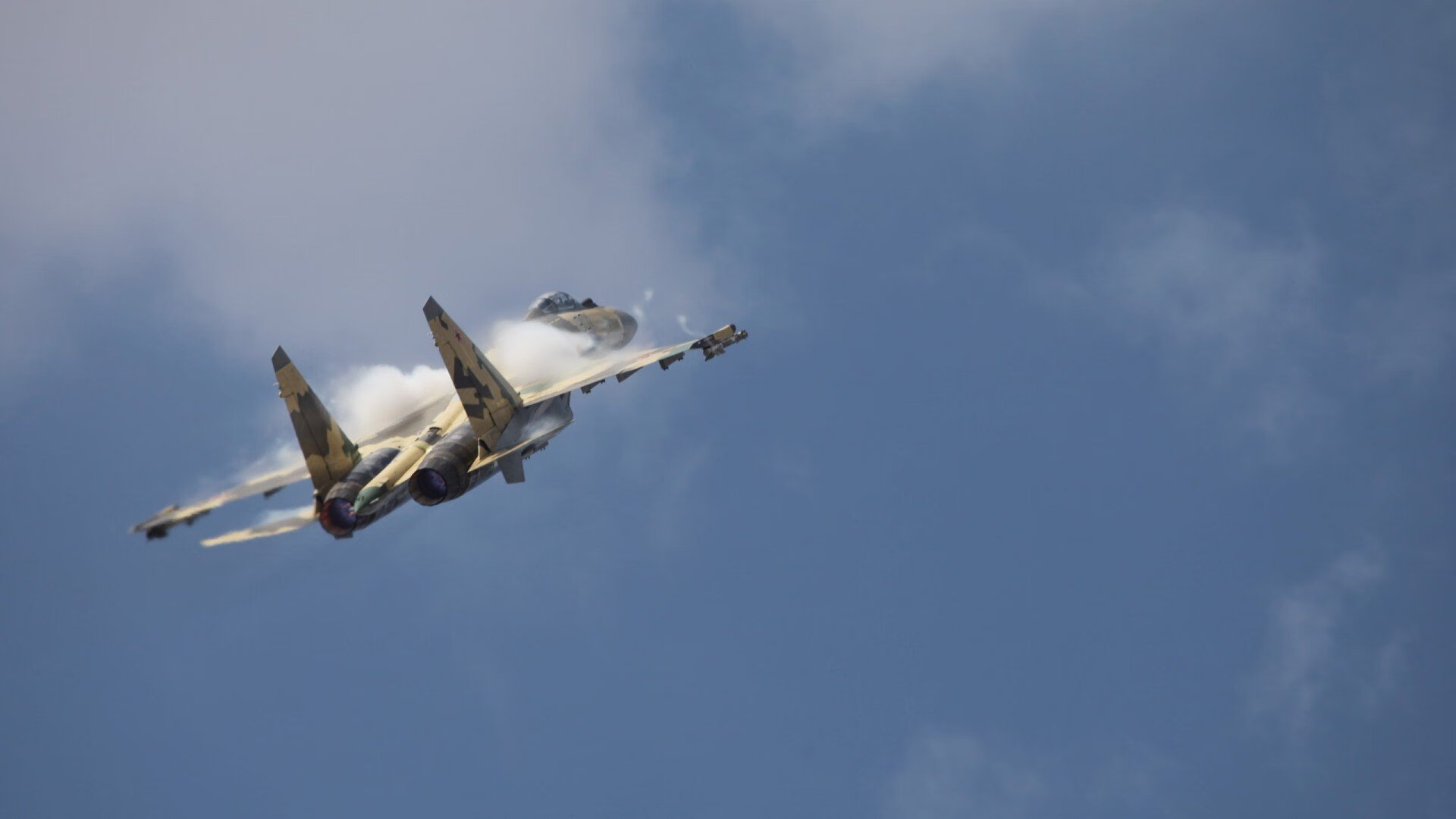 伊朗马术协会授予马尔科·阿尔瓦雷斯“年度最佳马匹护理员”称号。